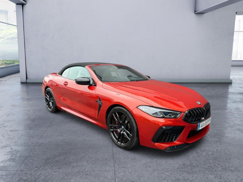 BMW M8 - hlavní fotka