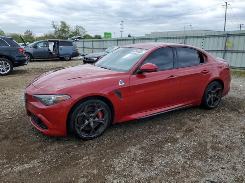 Alfa Romeo Giulia - hlavní fotka