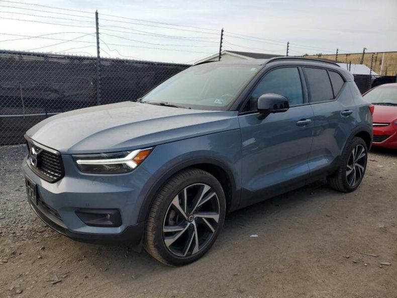 Volvo XC40 - hlavní foto