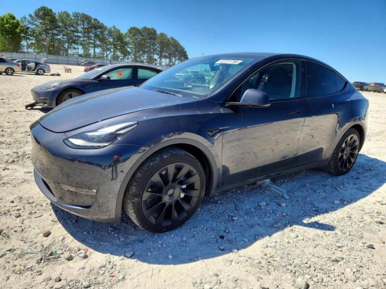 Tesla Model Y - hlavní foto