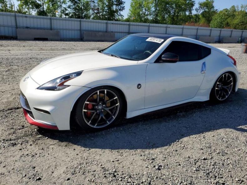 Nissan 370 Z - hlavní foto