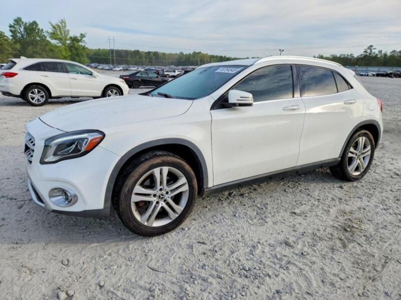 Mercedes Třída GLA - hlavní foto