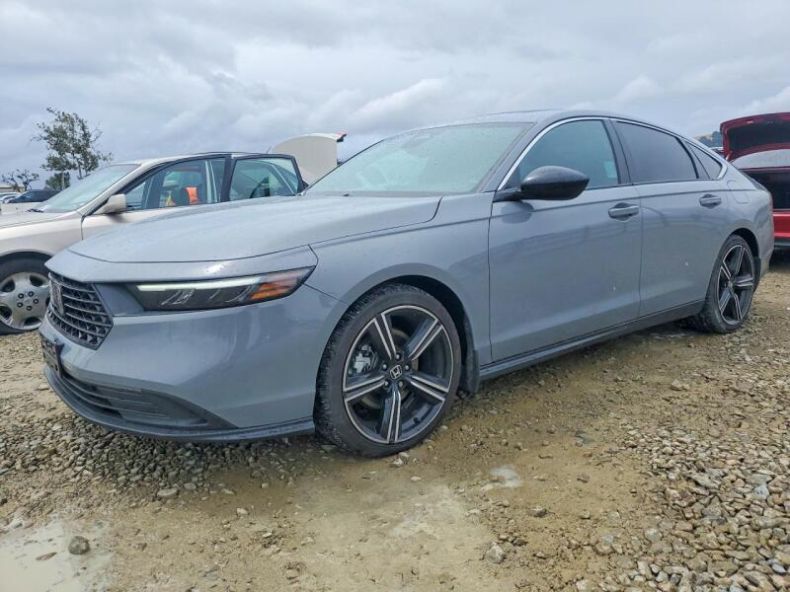 Honda Accord - hlavní foto