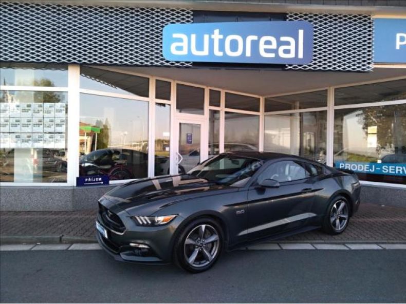 Ford Mustang - hlavní foto