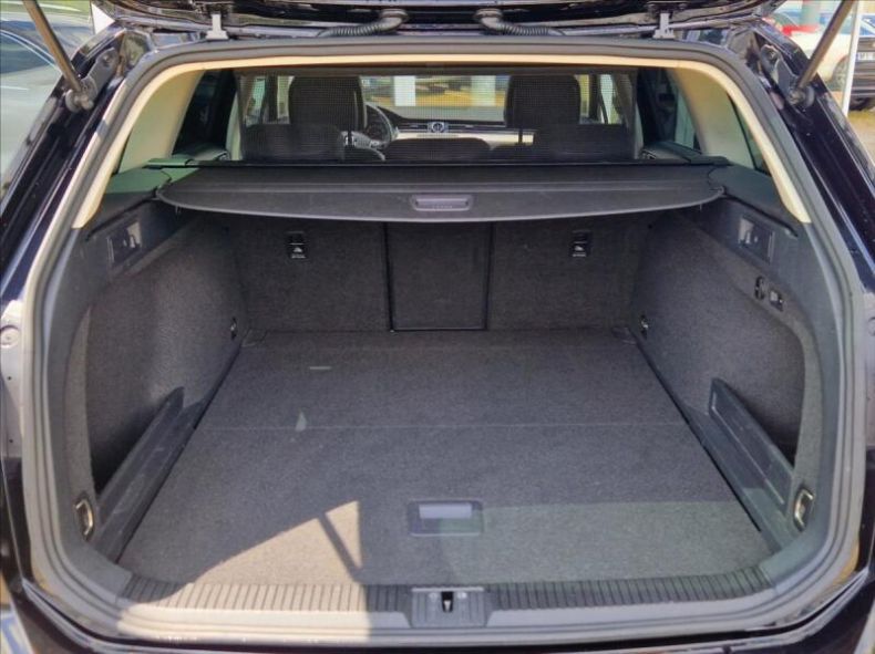 Volkswagen Passat - hlavní fotka