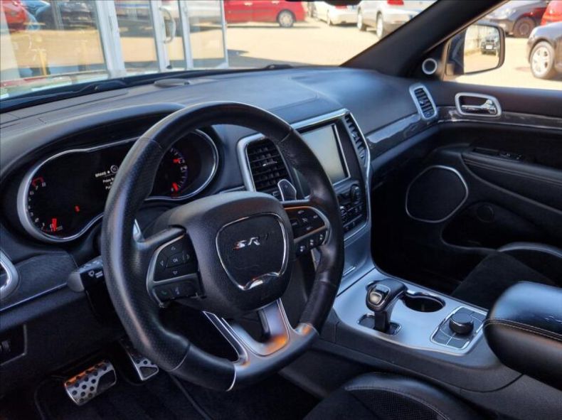 Jeep Grand Cherokee - hlavní fotka