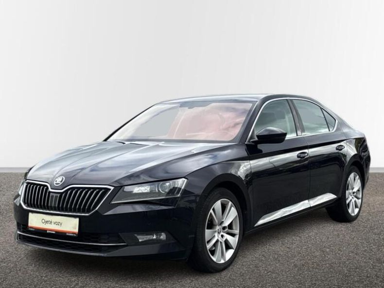 Škoda Superb - hlavní foto