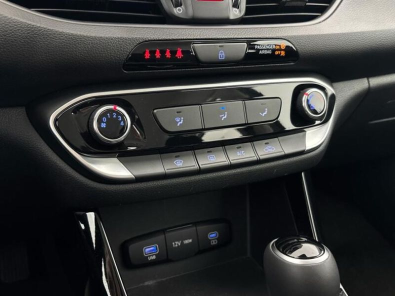 Hyundai i30 - hlavní fotka