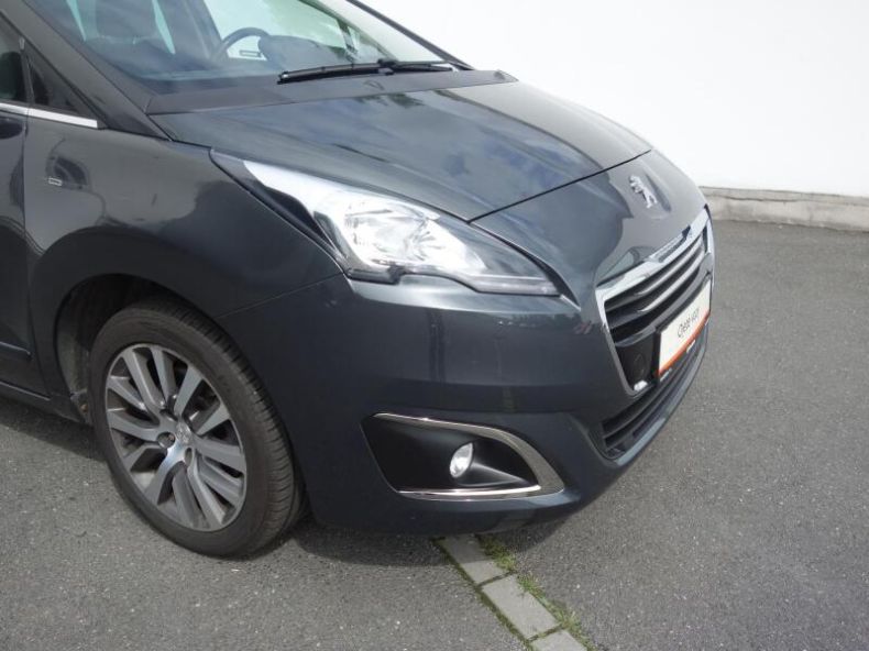 Peugeot 5008 - hlavní fotka