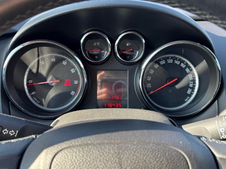 Opel Astra - hlavní fotka