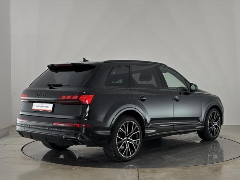 Audi Q7 - hlavní fotka