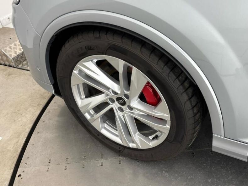 Audi Q7 - hlavní fotka