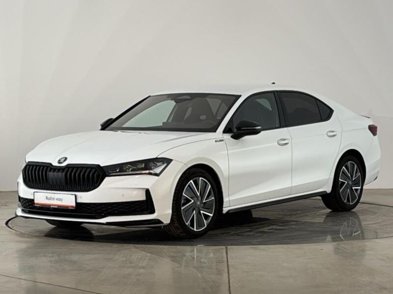 Škoda Superb - hlavní foto