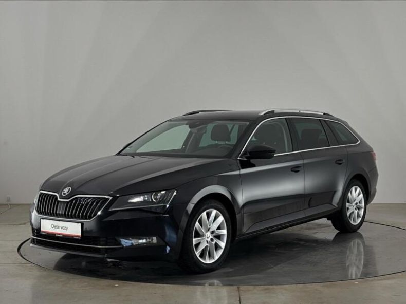 Škoda Superb - hlavní foto