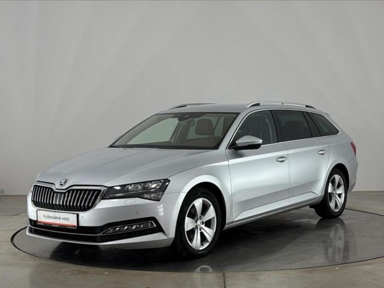 Škoda Superb - hlavní foto