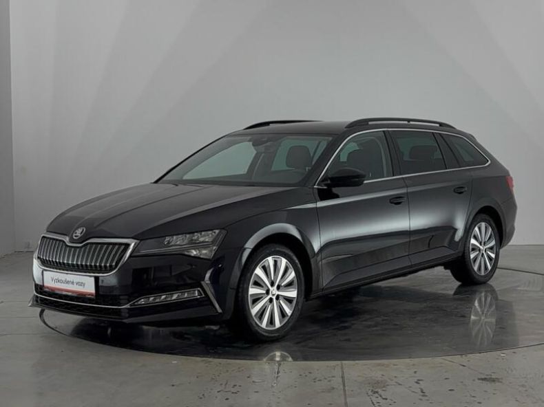 Škoda Superb - hlavní foto