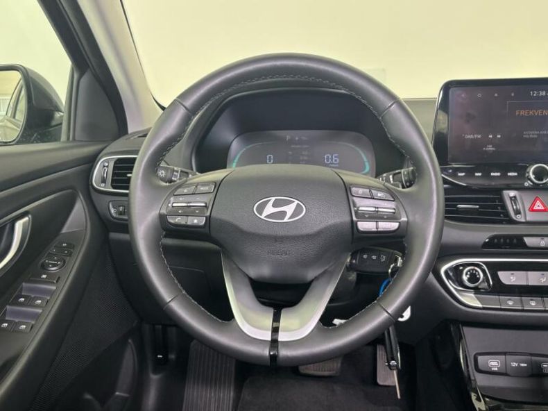 Hyundai i30 - hlavní fotka