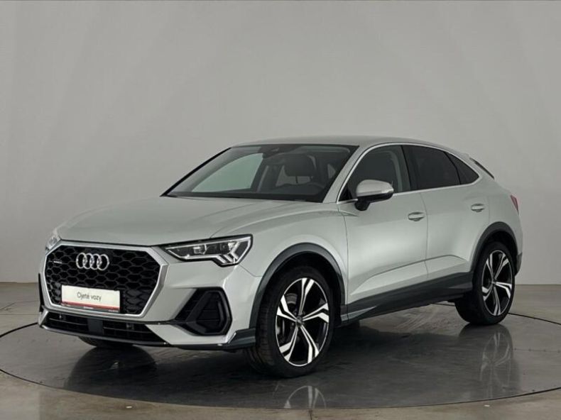 Audi Q3 - hlavní foto