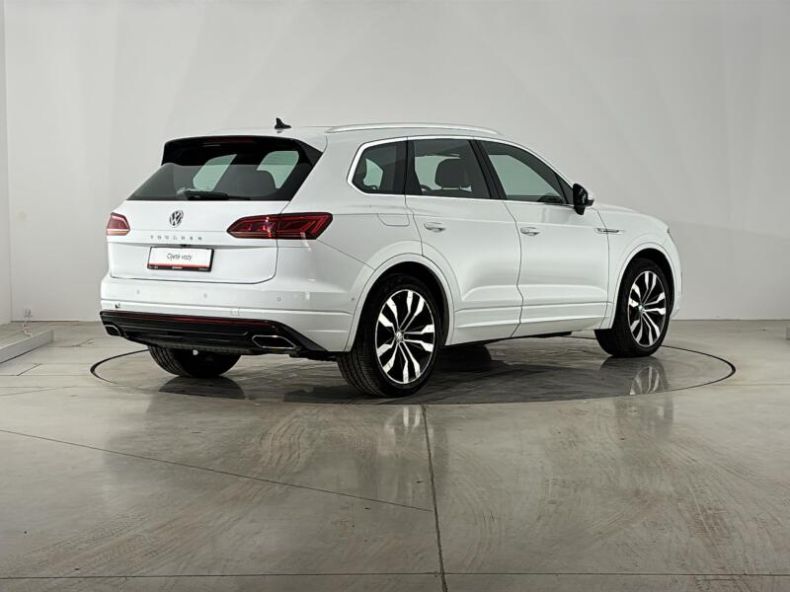 Volkswagen Touareg - hlavní fotka