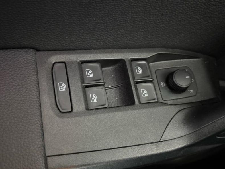 Seat Arona - hlavní fotka