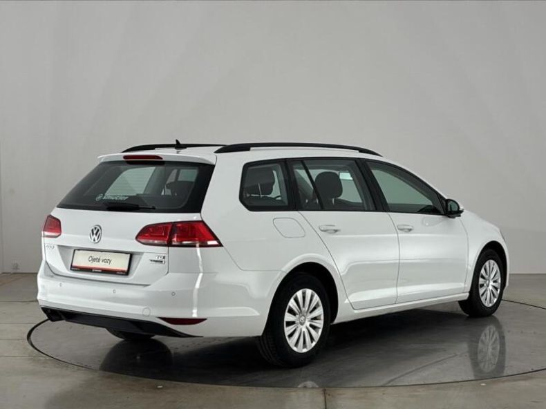 Volkswagen Golf - hlavní fotka