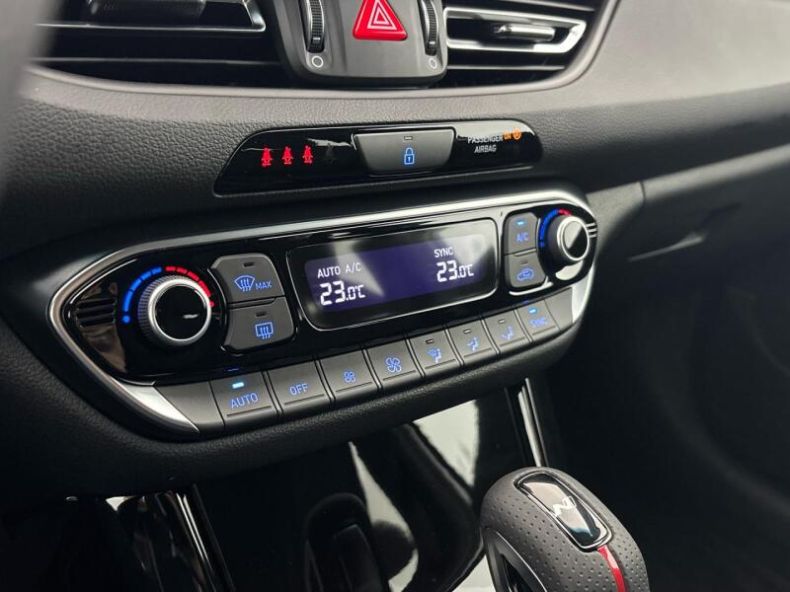 Hyundai i30 - hlavní fotka