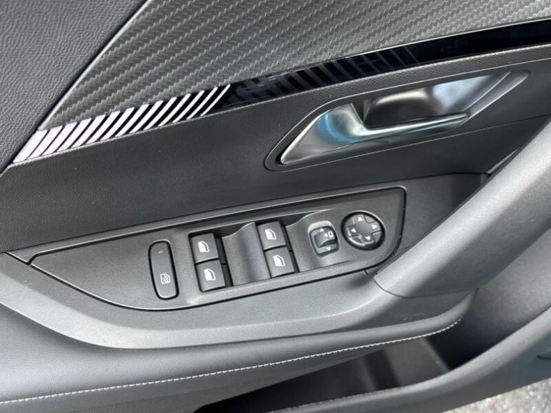 Peugeot 2008 - hlavní fotka