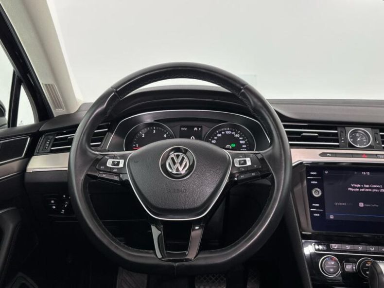 Volkswagen Passat - hlavní fotka