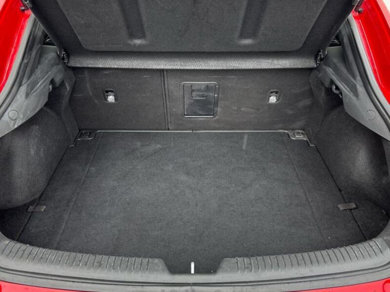 Hyundai i30 - hlavní fotka