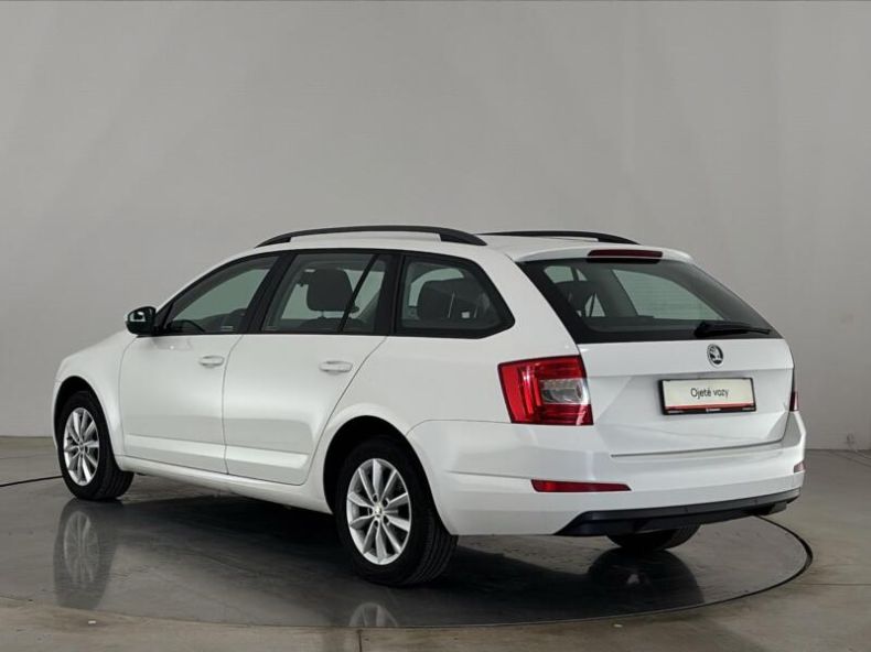 Škoda Octavia - hlavní fotka