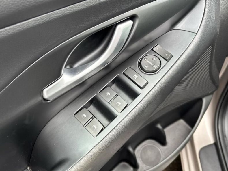 Hyundai i30 - hlavní fotka