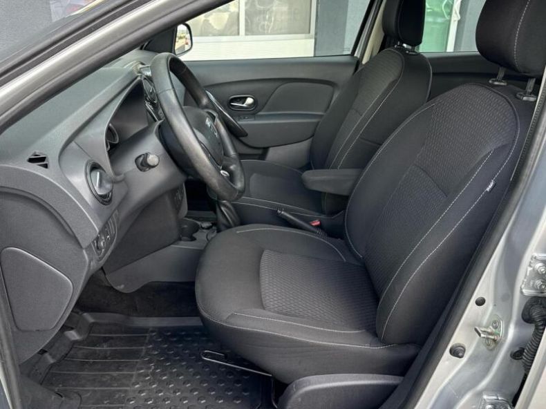 Dacia Logan - hlavní fotka