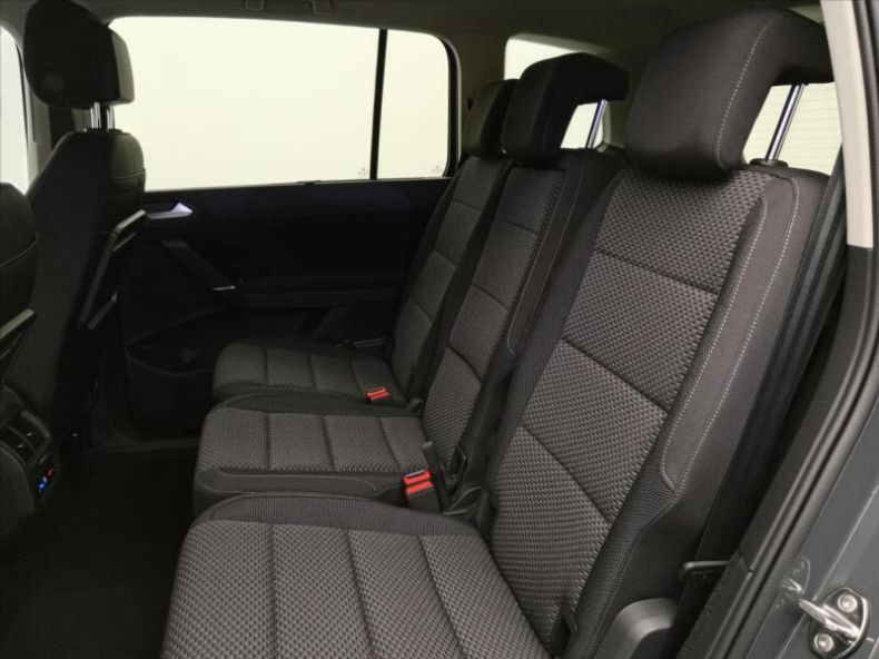 Volkswagen Touran - hlavní fotka