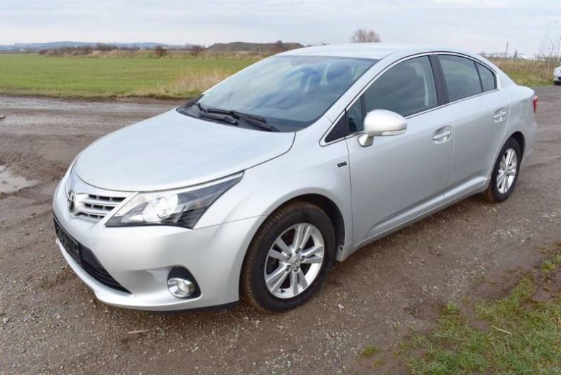 Toyota Avensis - hlavní foto