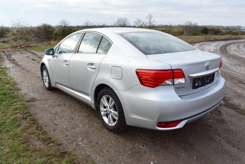 Toyota Avensis - hlavní fotka