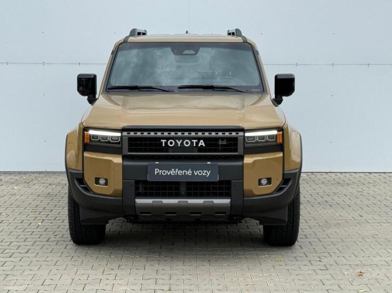 Toyota Land Cruiser - hlavní fotka