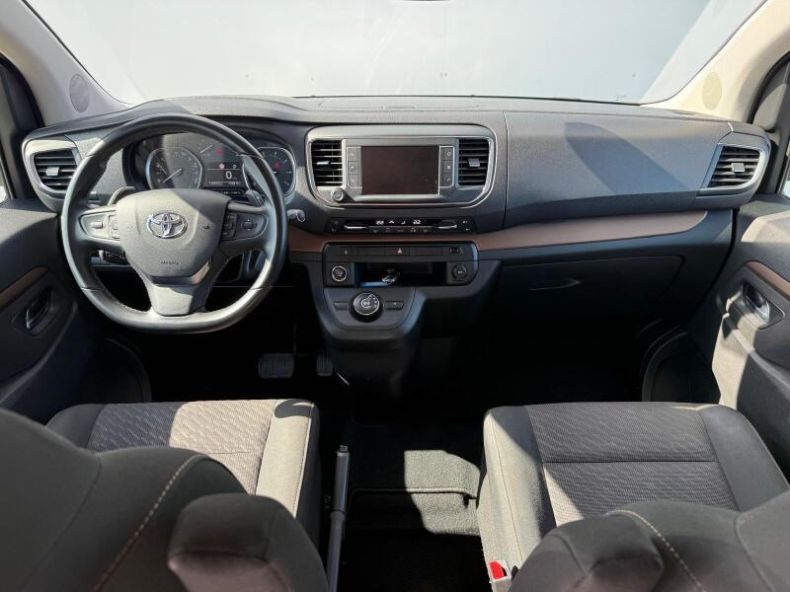 Toyota ProAce - hlavní fotka