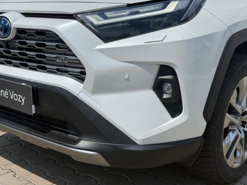 Toyota RAV 4 - hlavní fotka