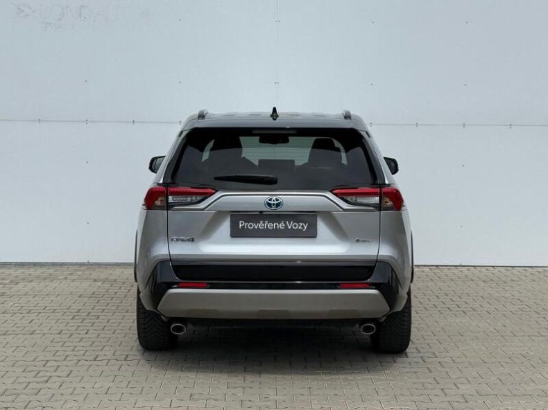 Toyota RAV 4 - hlavní fotka
