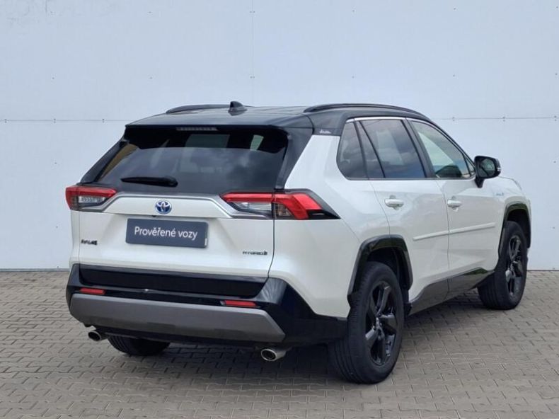 Toyota RAV 4 - hlavní fotka