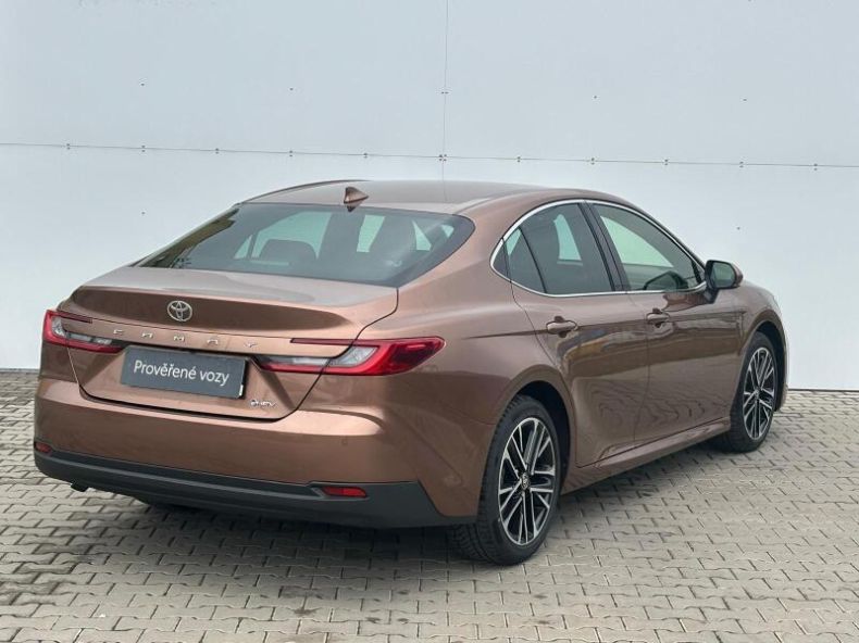 Toyota Camry - hlavní fotka