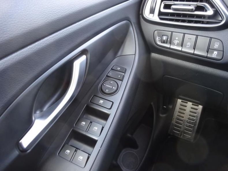Hyundai i30 - hlavní fotka
