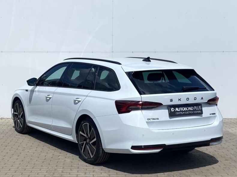 Škoda Octavia - hlavní fotka