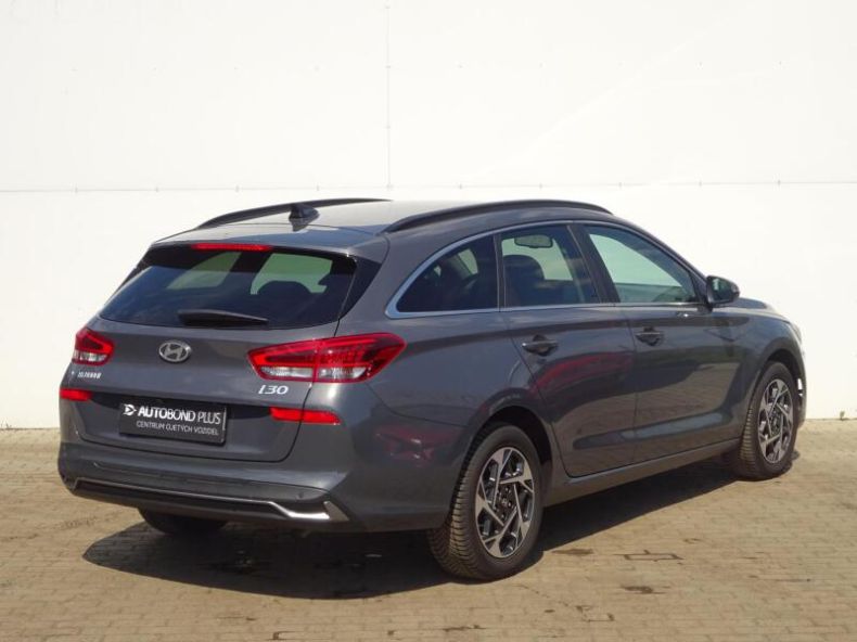 Hyundai i30 - hlavní fotka