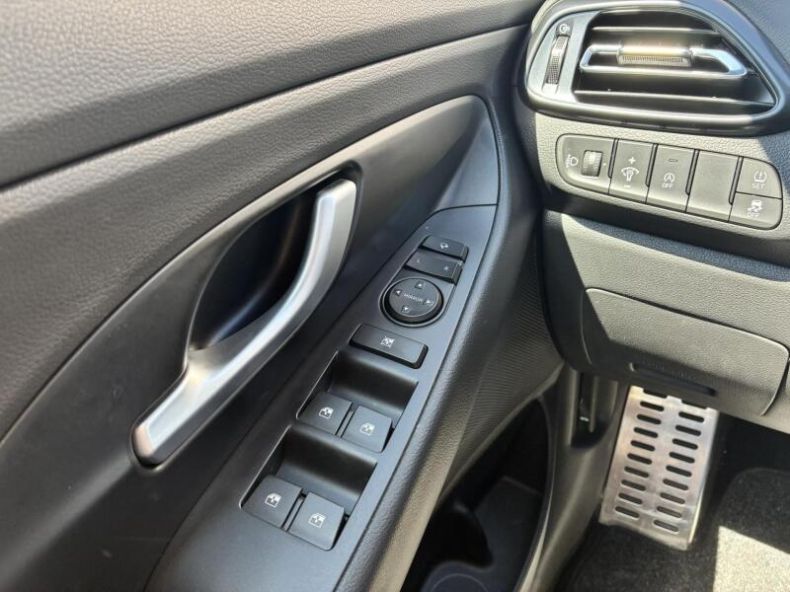 Hyundai i30 - hlavní fotka