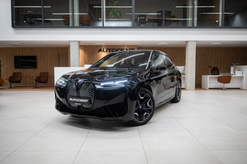 BMW iX - hlavní fotka inzerátu
