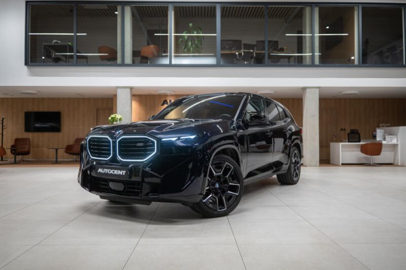 BMW XM - hlavní fotka