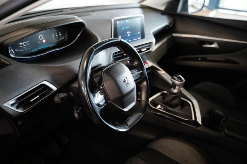 Peugeot 3008 - hlavní fotka