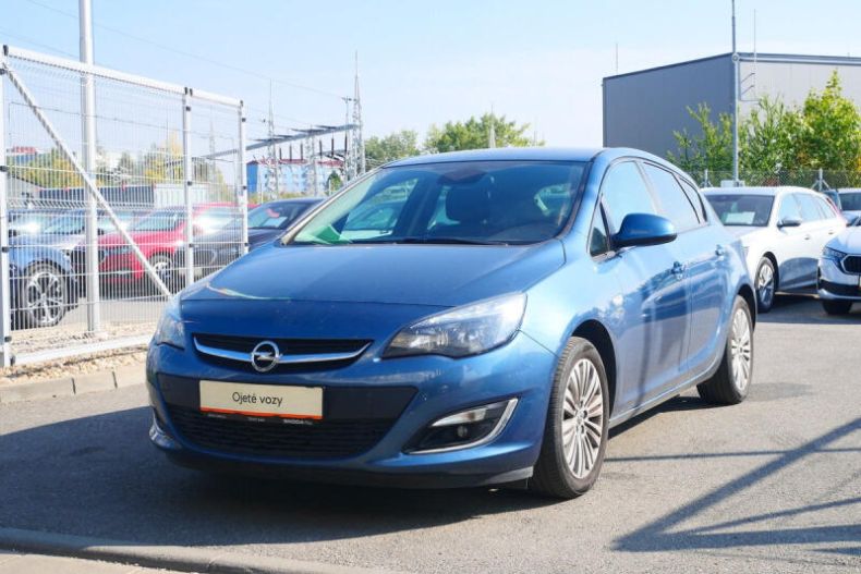 Opel Astra - hlavní foto