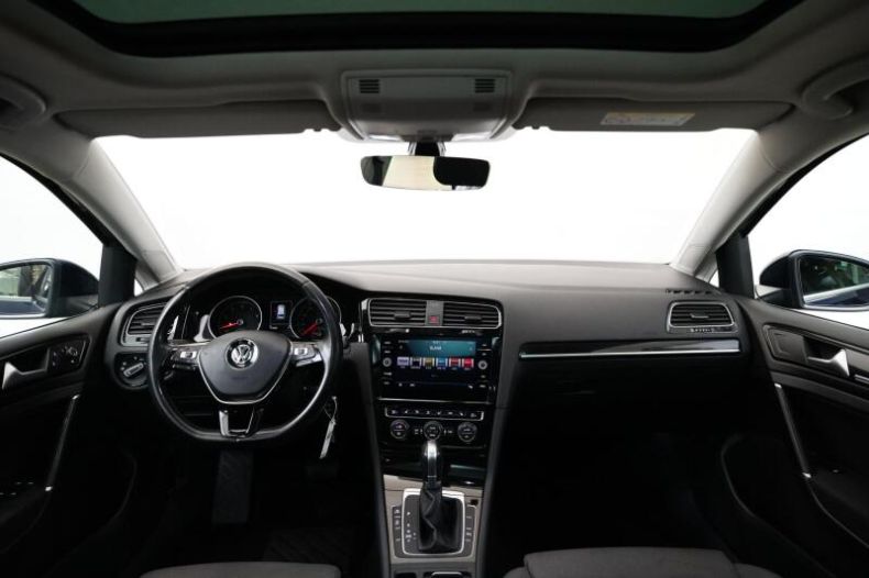 Volkswagen Golf - hlavní fotka